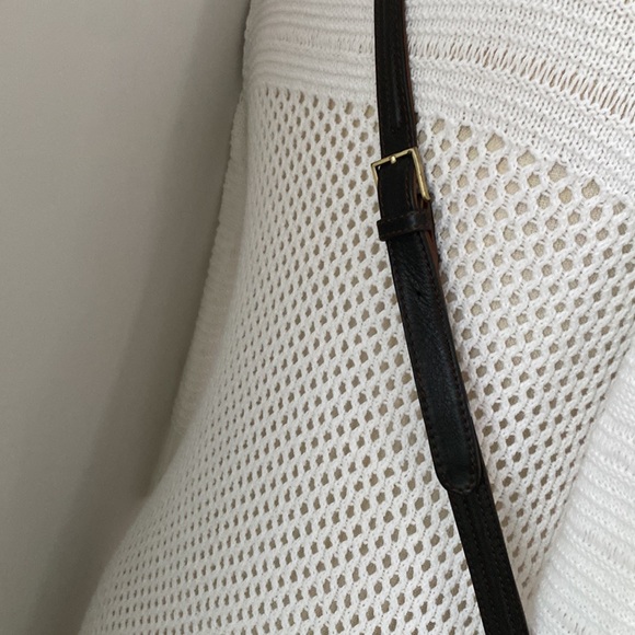 Opale genuine leather crossbody bag in black and tan. Multiple compartments. - Picture 6 of 17